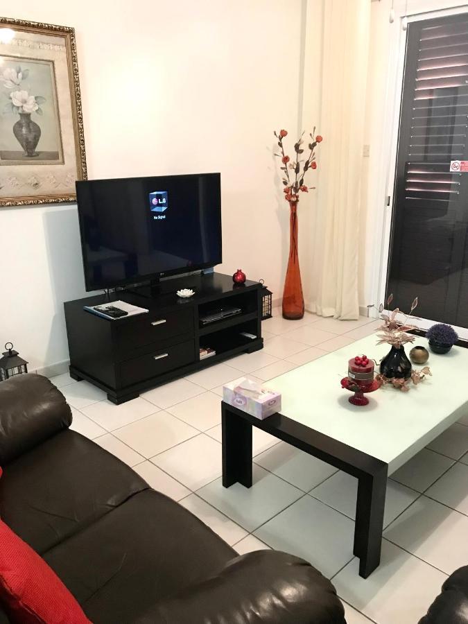 Owls Nest Townhouse Будинок відпочинку Пафос